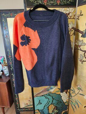 Crew neck poppy flower sweater ( XL)